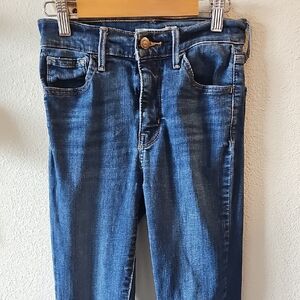 Levi's Blue Skinny Jeans with Subtle Fading